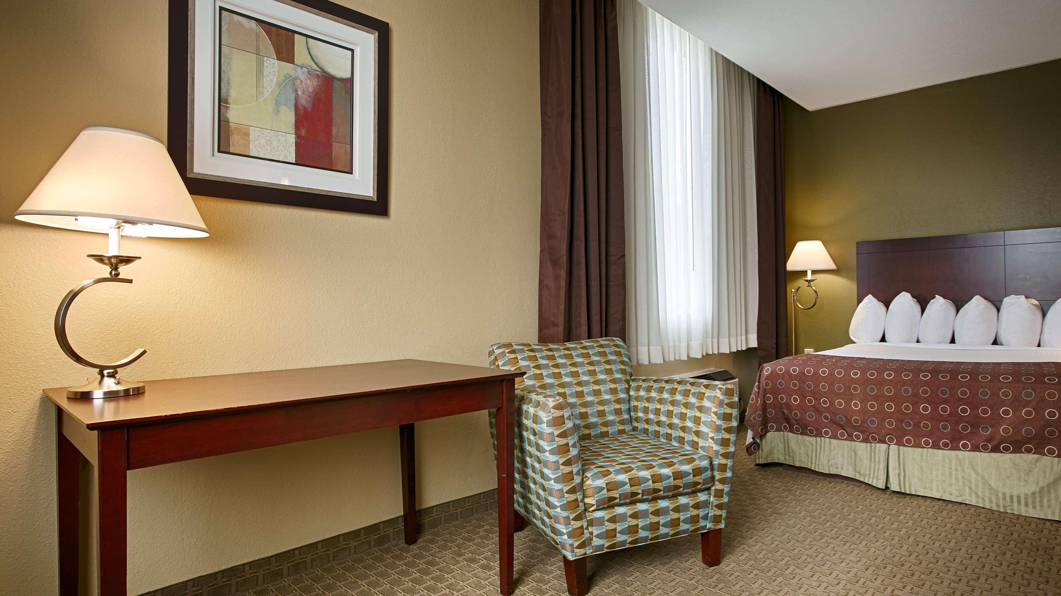 Western Airport & Cleveland Hotel