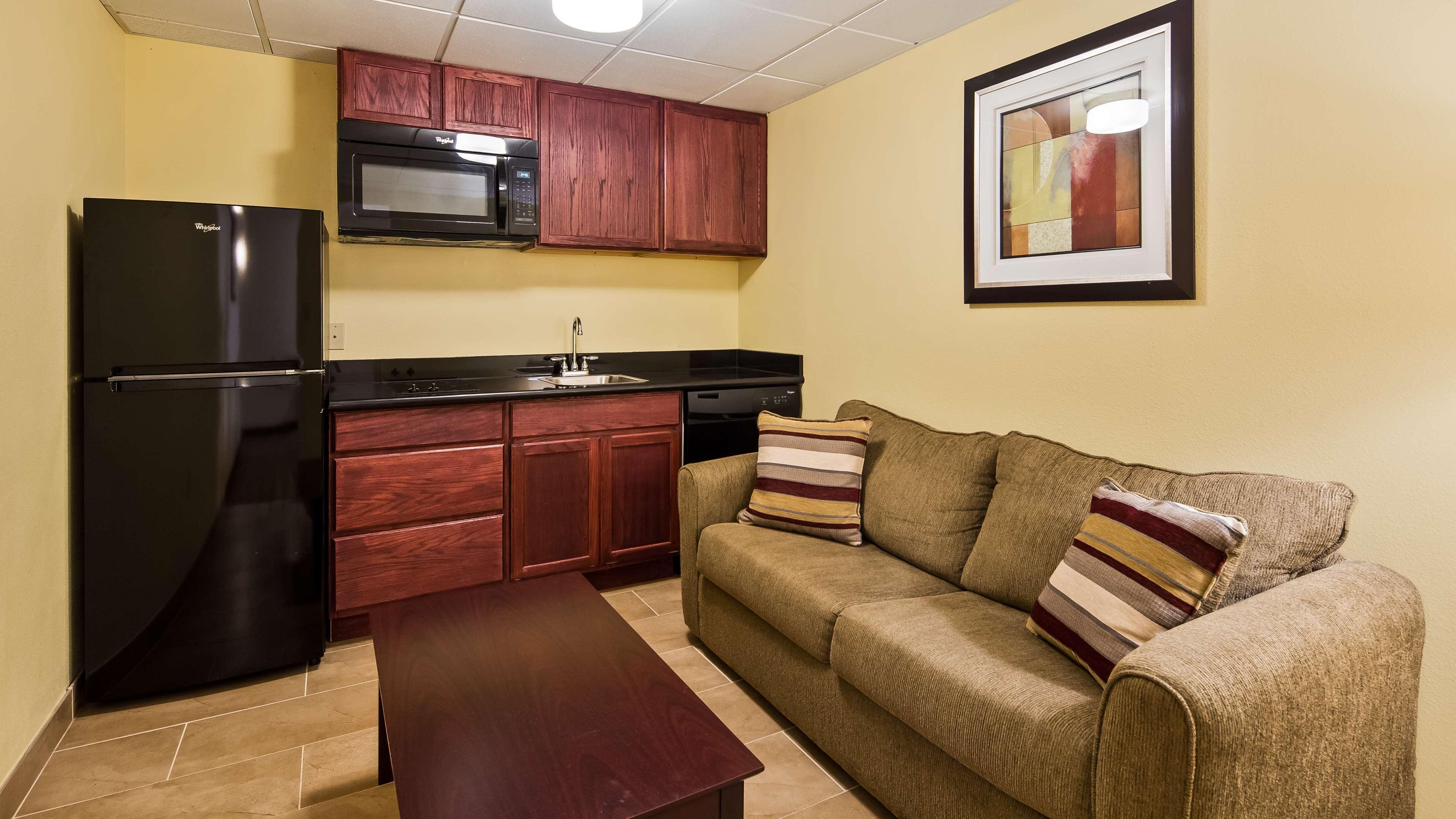 Hotel Western Airport & Cleveland