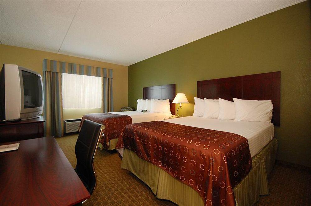 Hotel Western Airport & Cleveland 3*