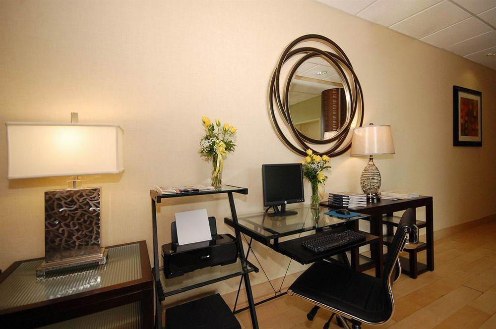 Hotel Western Airport & Cleveland